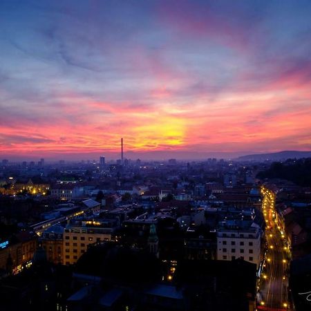 Angela Main Street Luxury Oasis & Free parking Appartement Zagreb Buitenkant foto