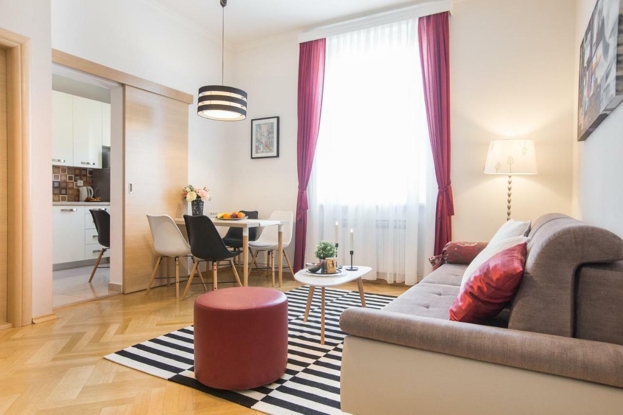 Angela Main Street Luxury Oasis & Free parking Appartement Zagreb Buitenkant foto