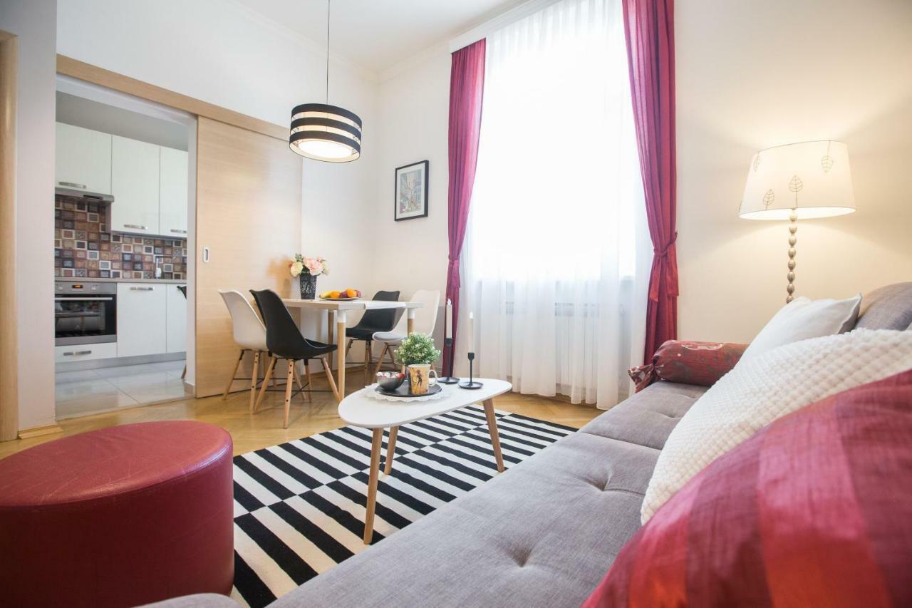 Angela Main Street Luxury Oasis & Free parking Appartement Zagreb Buitenkant foto